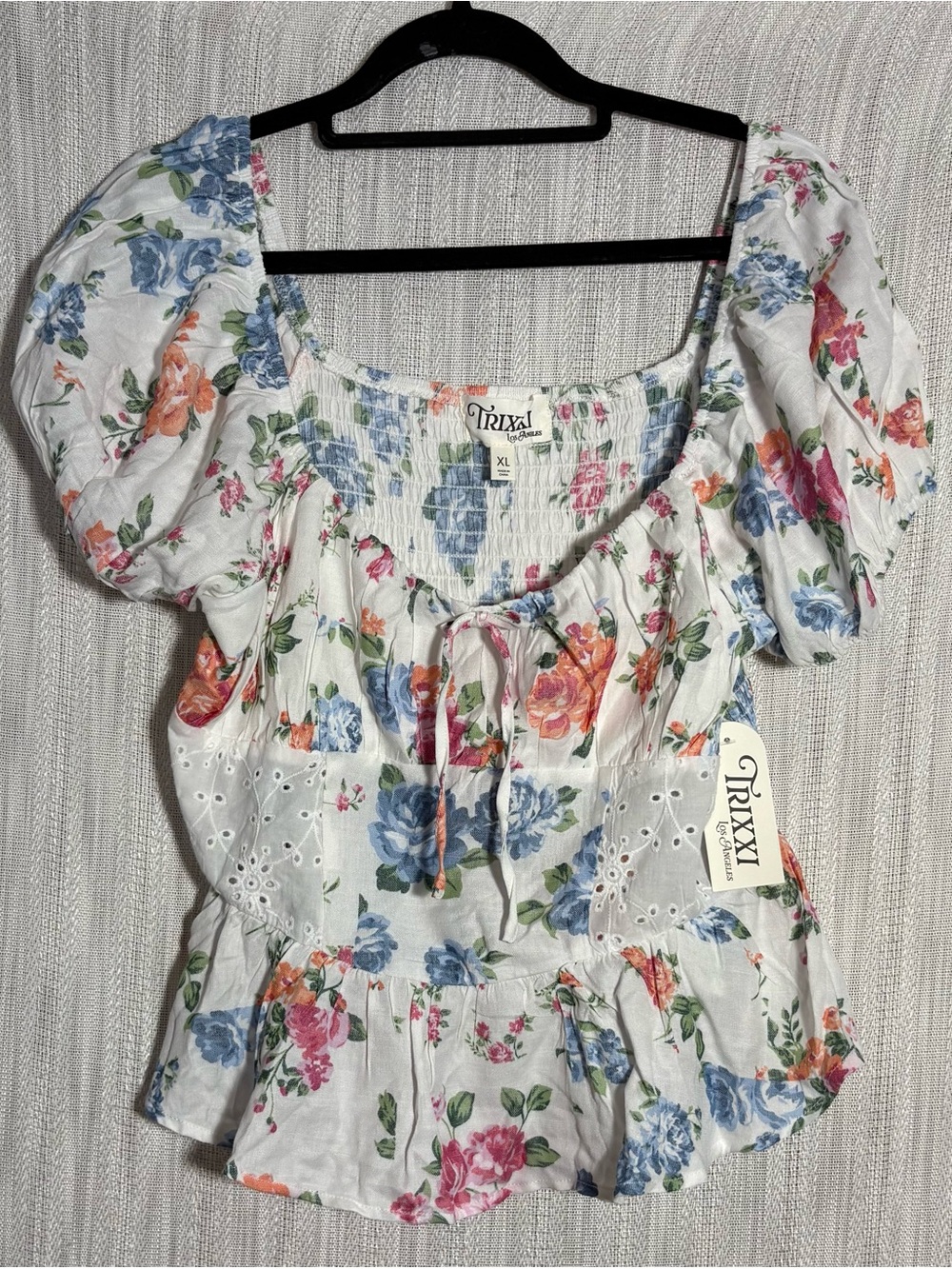 Trixxi White Floral Puff Sleeve Tie-Front Blouse